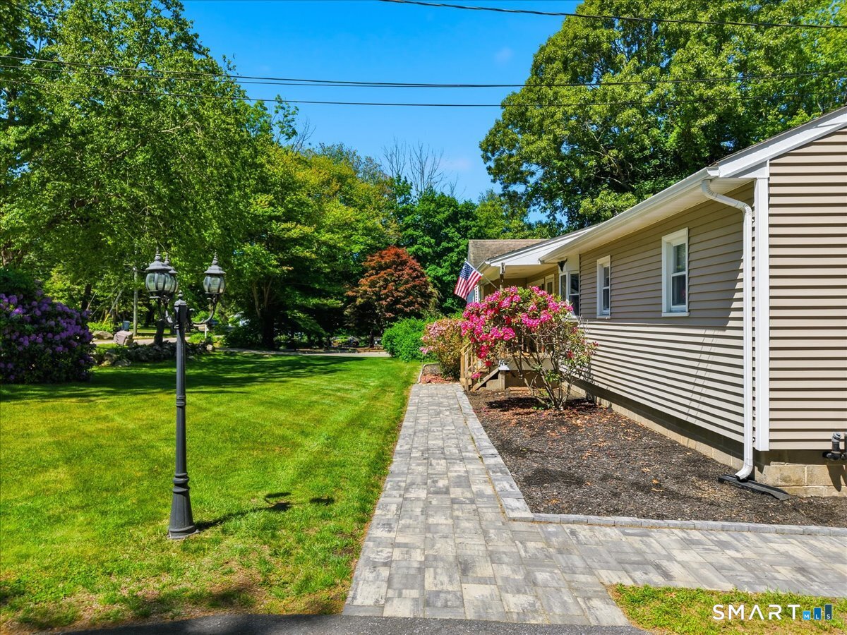 860 Long Cove Road Ledyard CT 06335