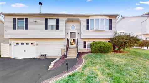 53 Laurie Place Waterbury CT 06704