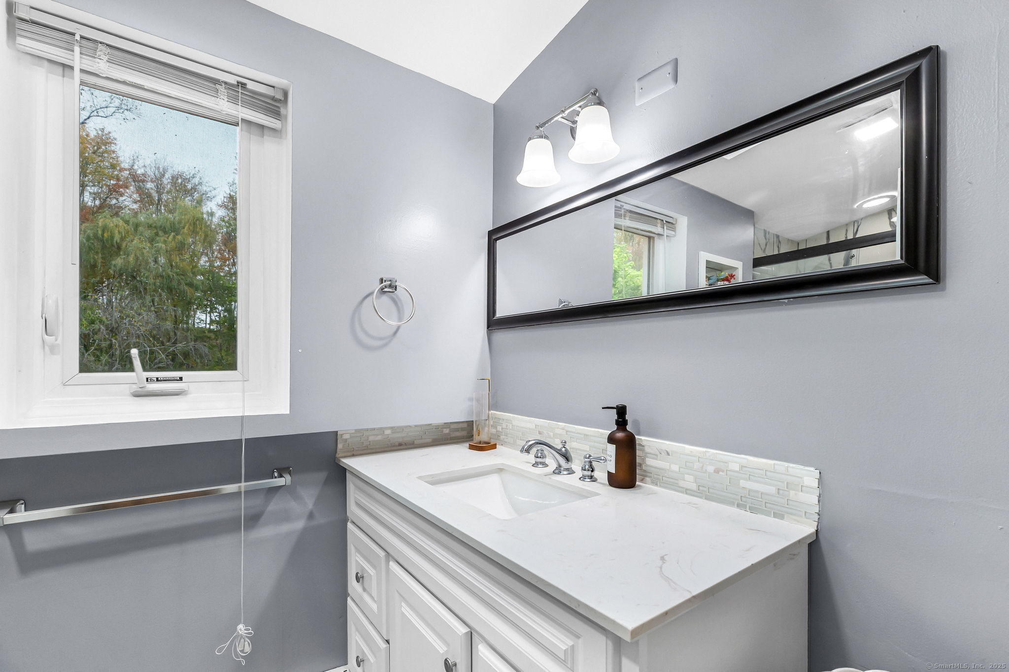 45 King Court Enfield CT 06082