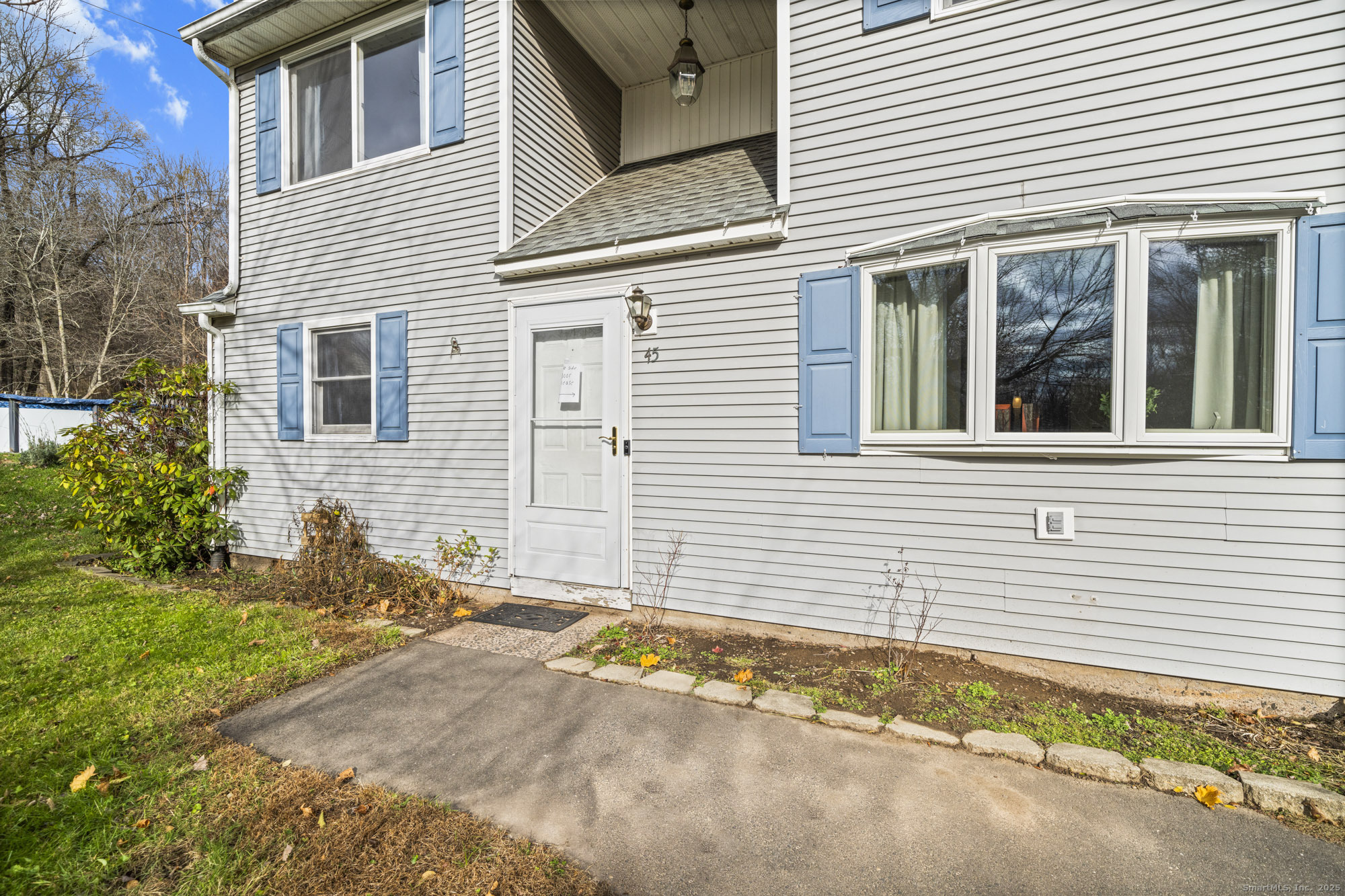 45 King Court Enfield CT 06082