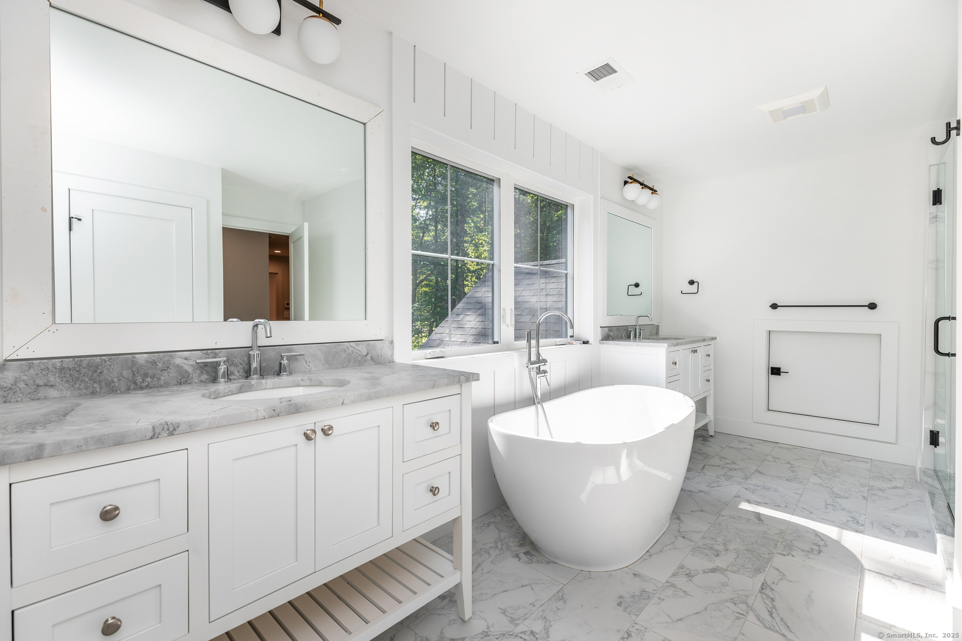 24 Deerwood Road Oxford CT 06478