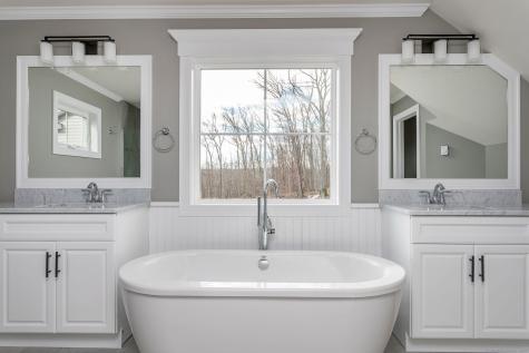 24 Deerwood Road Oxford CT 06478