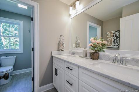 24 Deerwood Road Oxford CT 06478
