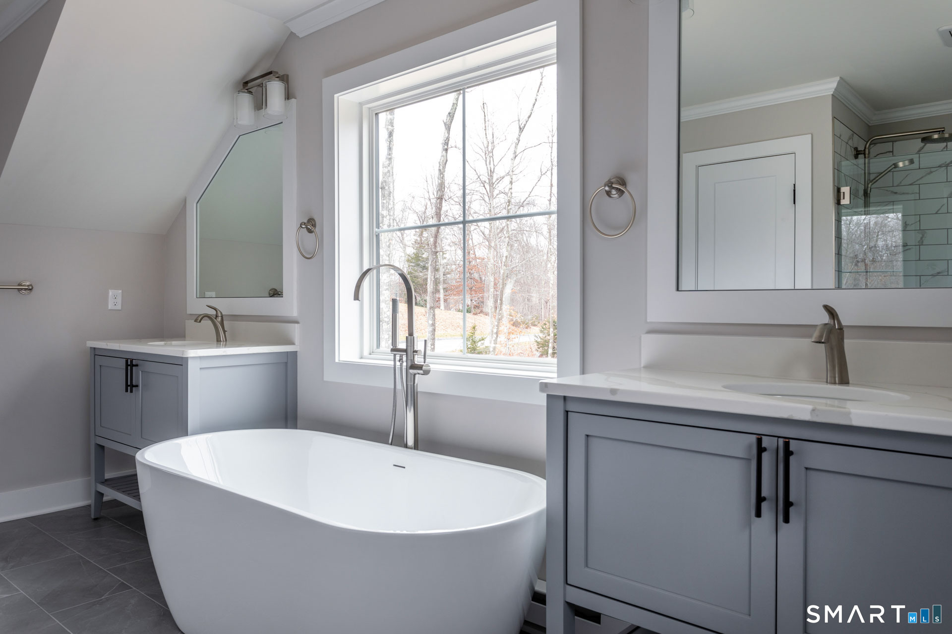 24 Deerwood Road Oxford CT 06478