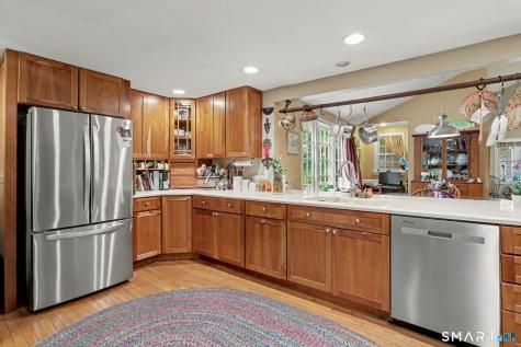 16 Velvet Street Trumbull CT 06611