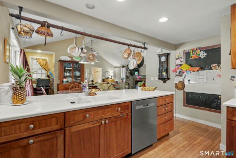 16 Velvet Street Trumbull CT 06611