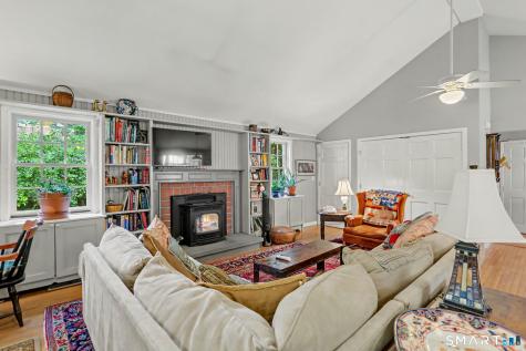 16 Velvet Street Trumbull CT 06611