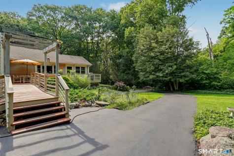 16 Velvet Street Trumbull CT 06611