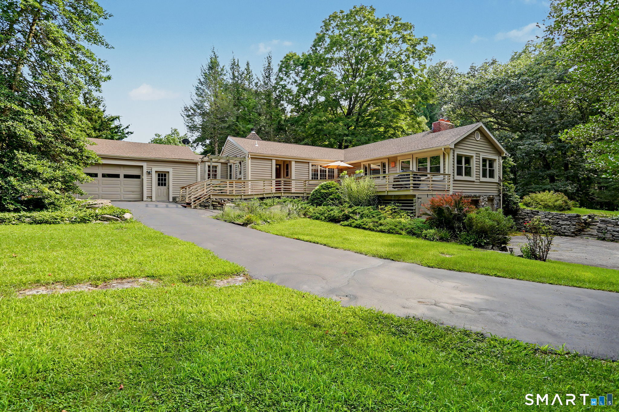 16 Velvet Street Trumbull CT 06611