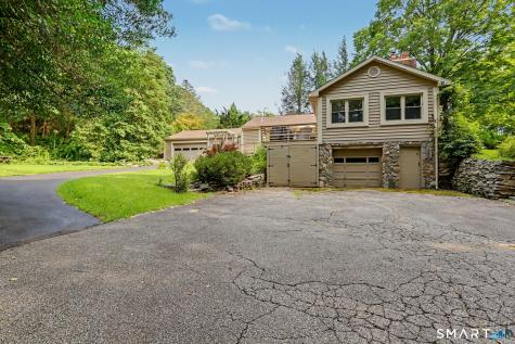 16 Velvet Street Trumbull CT 06611