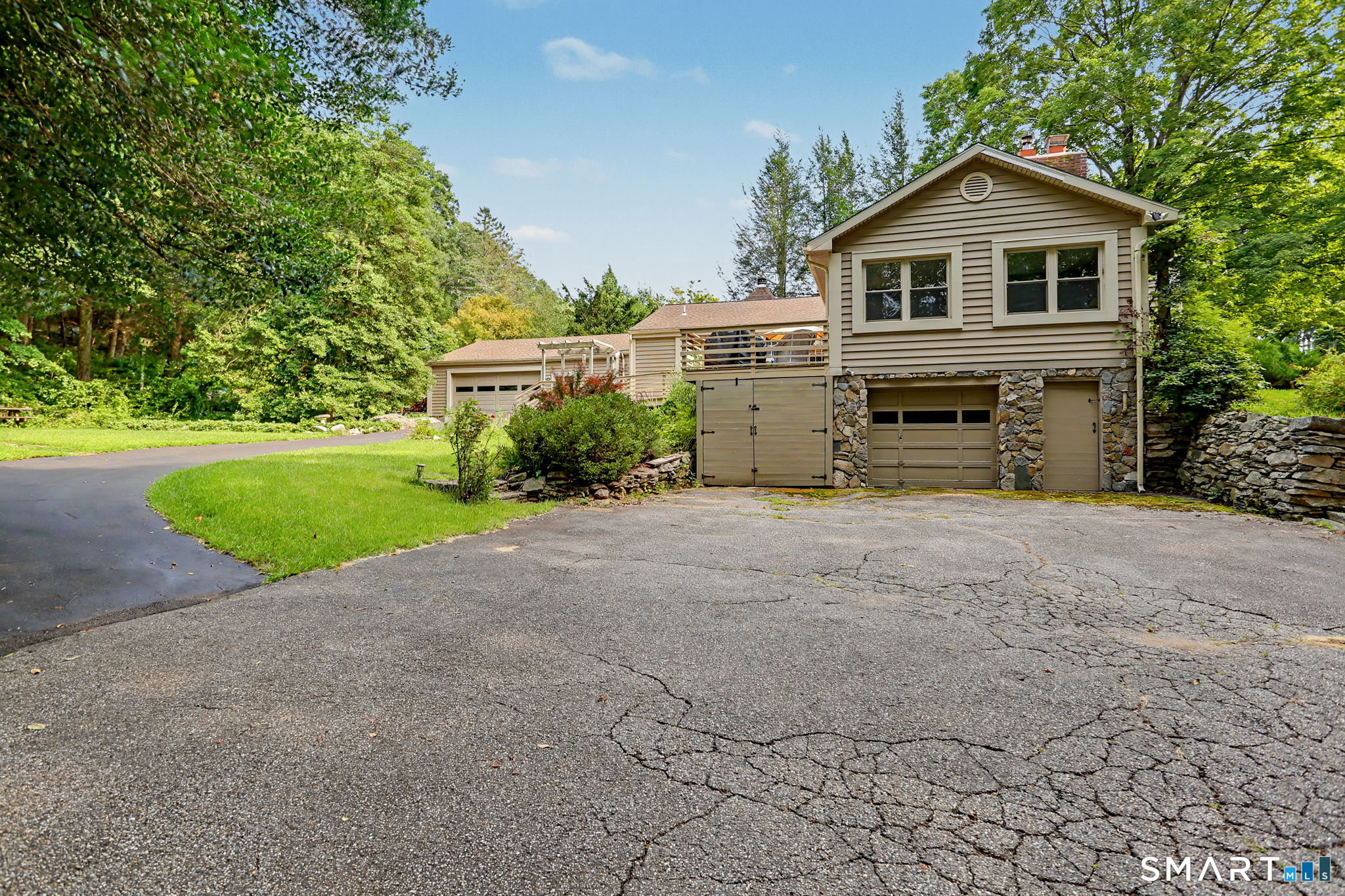 16 Velvet Street Trumbull CT 06611
