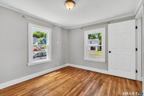 122 Macarthur Drive Waterbury CT 06704