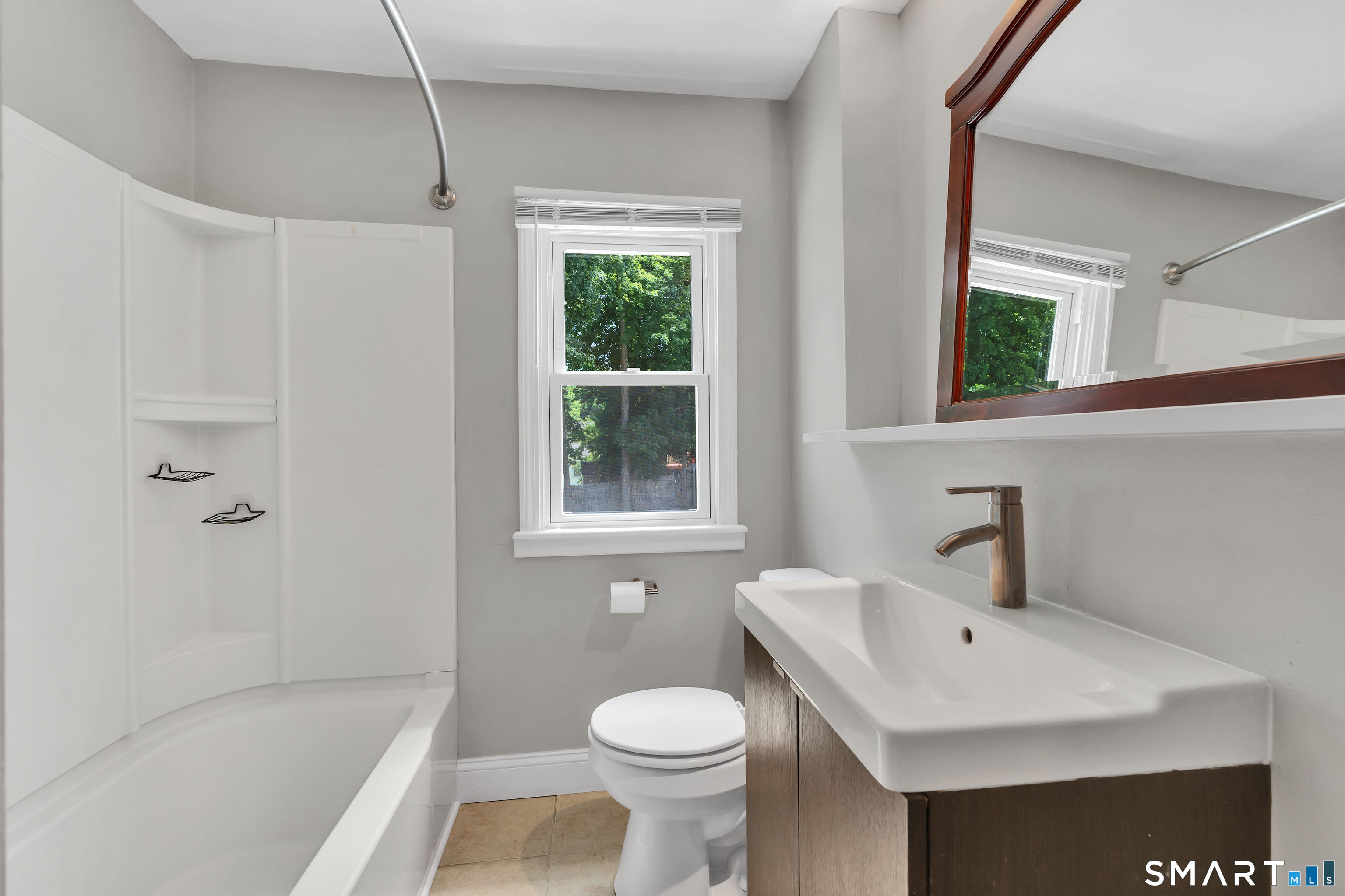 122 Macarthur Drive Waterbury CT 06704