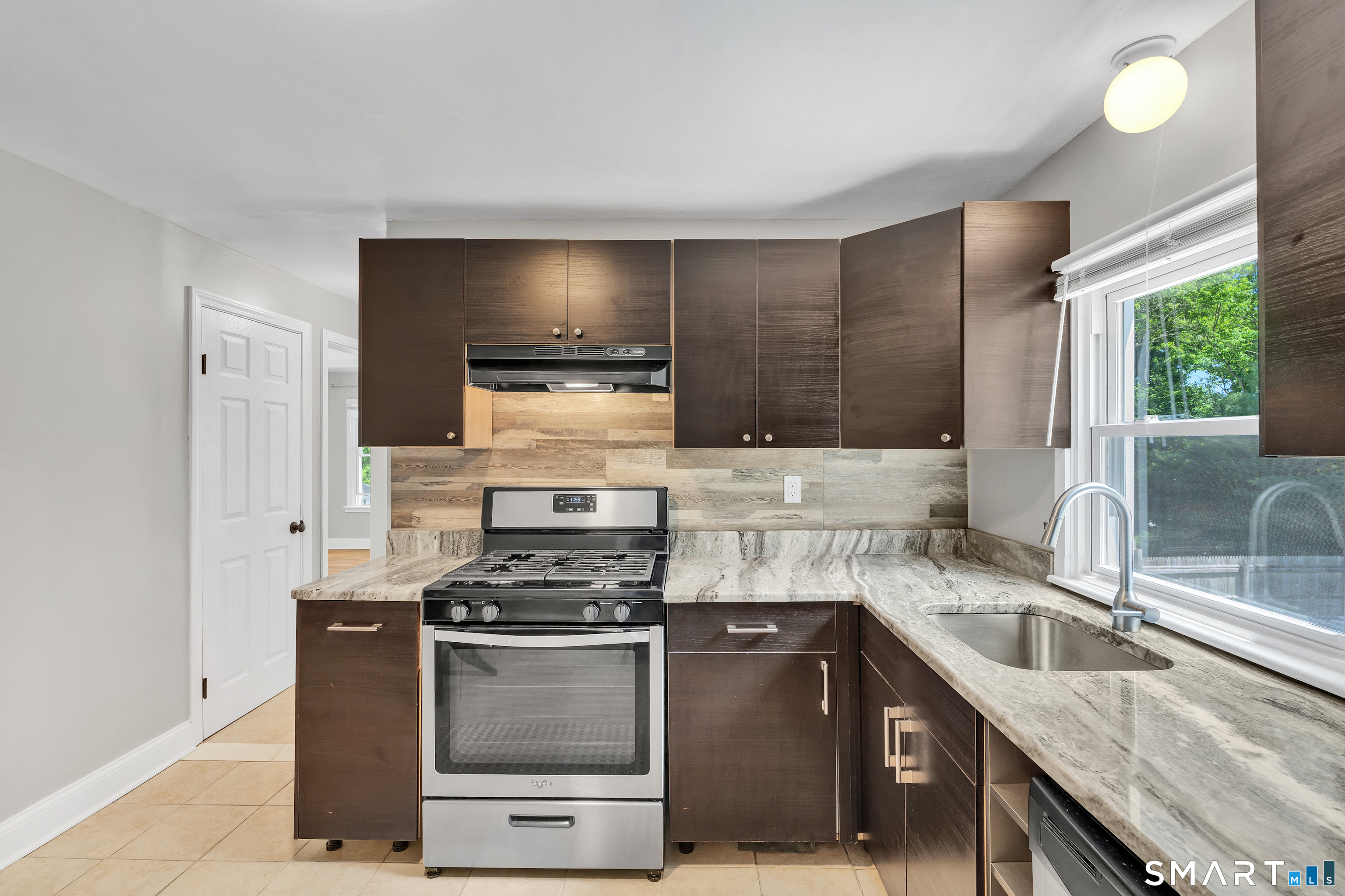 122 Macarthur Drive Waterbury CT 06704