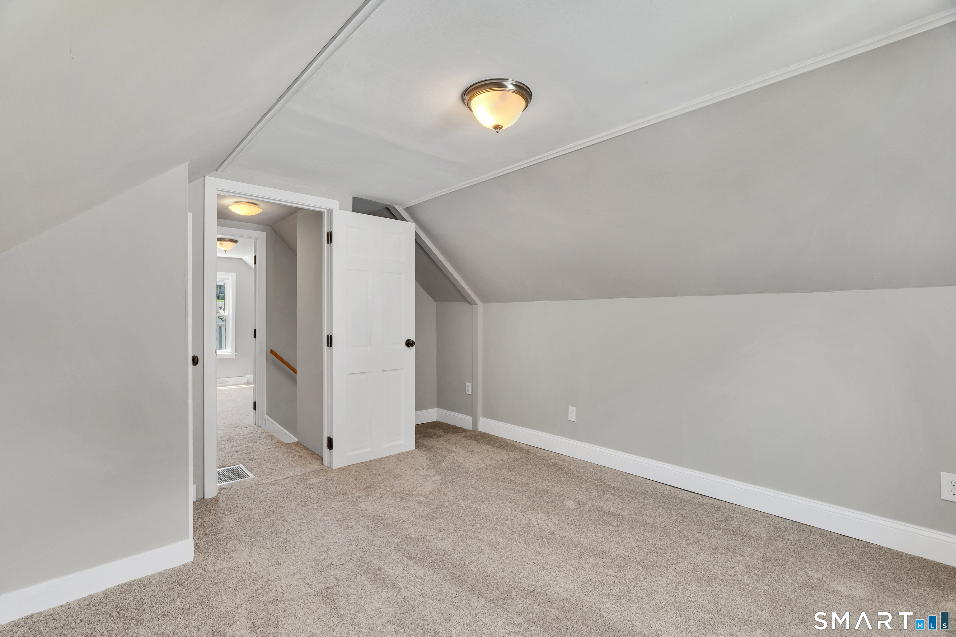 122 Macarthur Drive Waterbury CT 06704