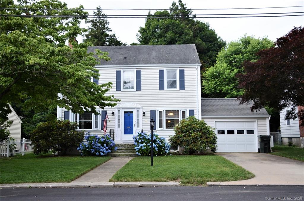32 Dart Street New London CT 06320