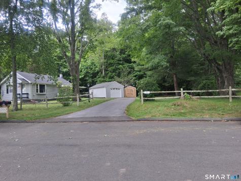 17 Ballou Road Branford CT 06405