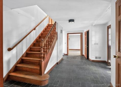 51 Charing Cross Avon CT 06001