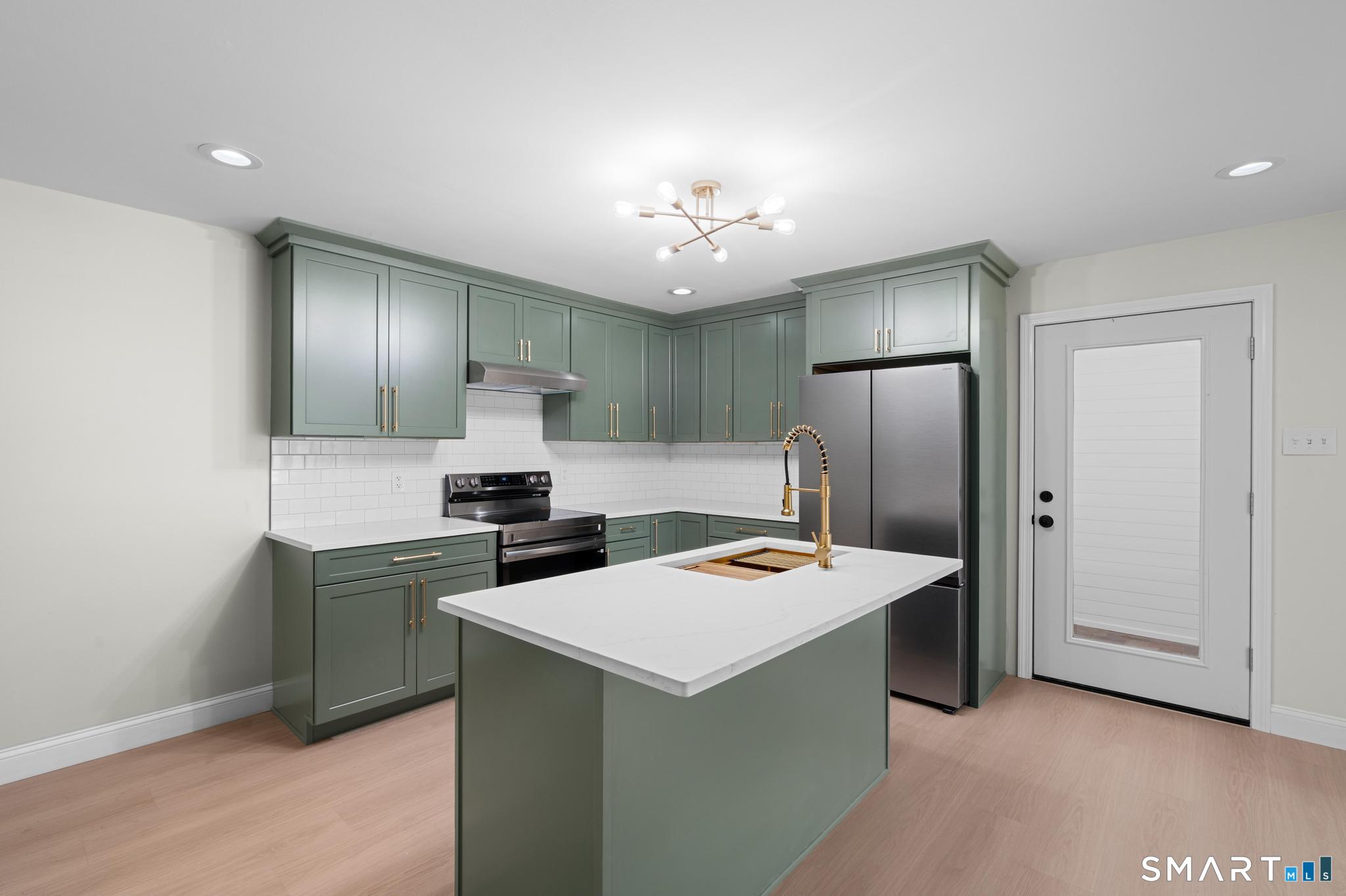 576 Huntington Street Shelton CT 06484