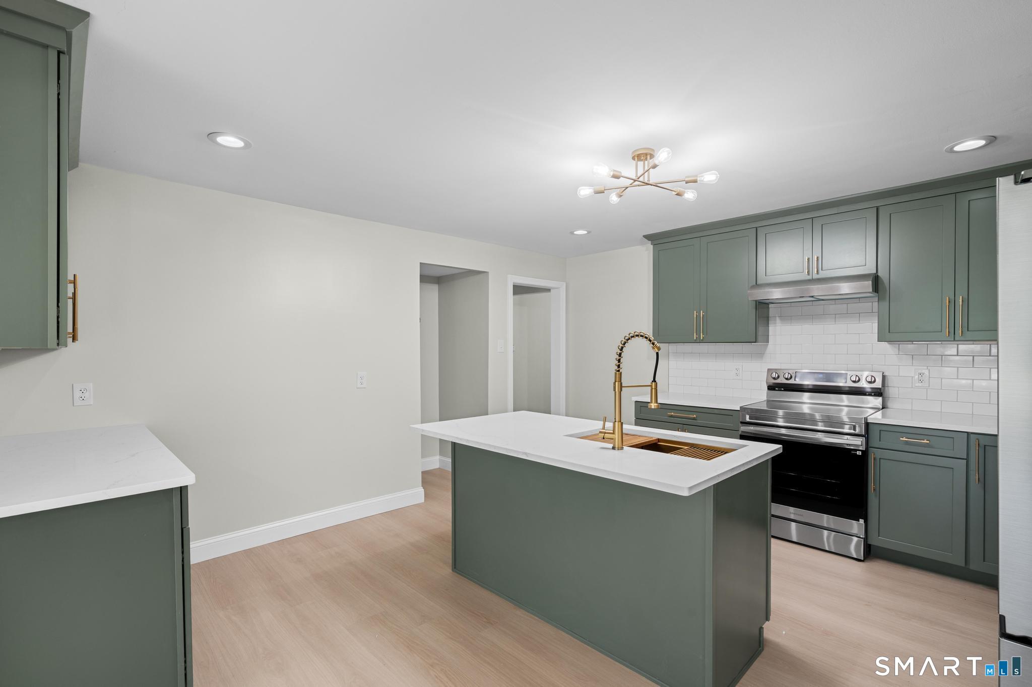576 Huntington Street Shelton CT 06484