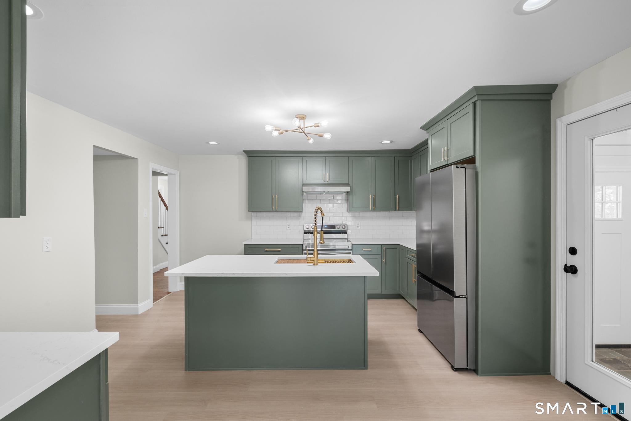 576 Huntington Street Shelton CT 06484