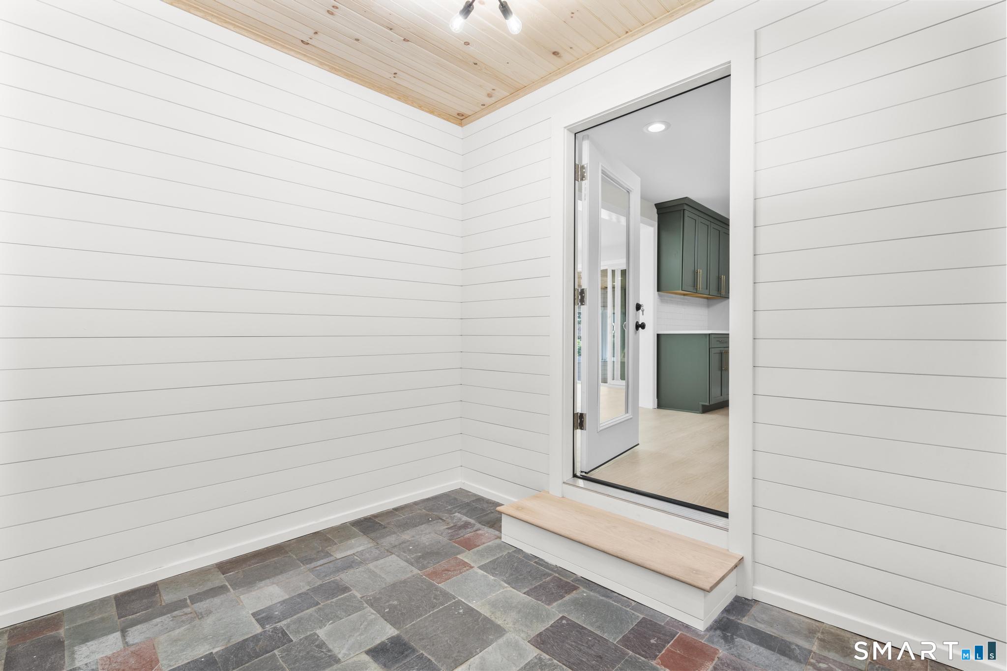576 Huntington Street Shelton CT 06484