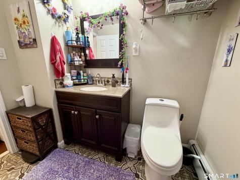 32 Elliott Street Meriden CT 06451