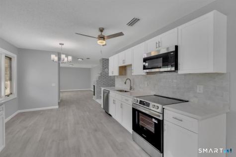 29 Coolidge Street Windsor Locks CT 06096