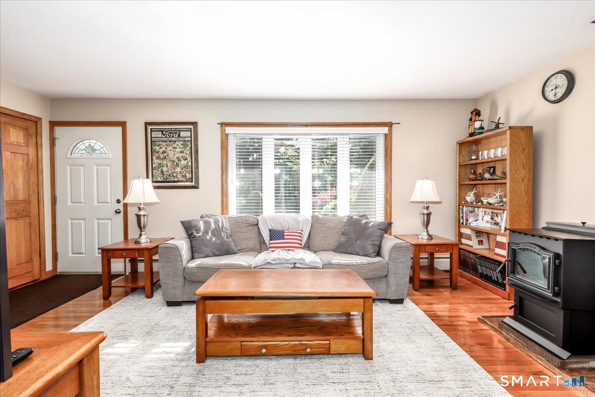 46 Jeanette Road Danbury CT 06811