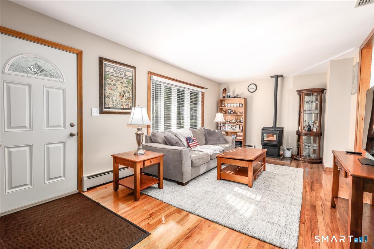 46 Jeanette Road Danbury CT 06811