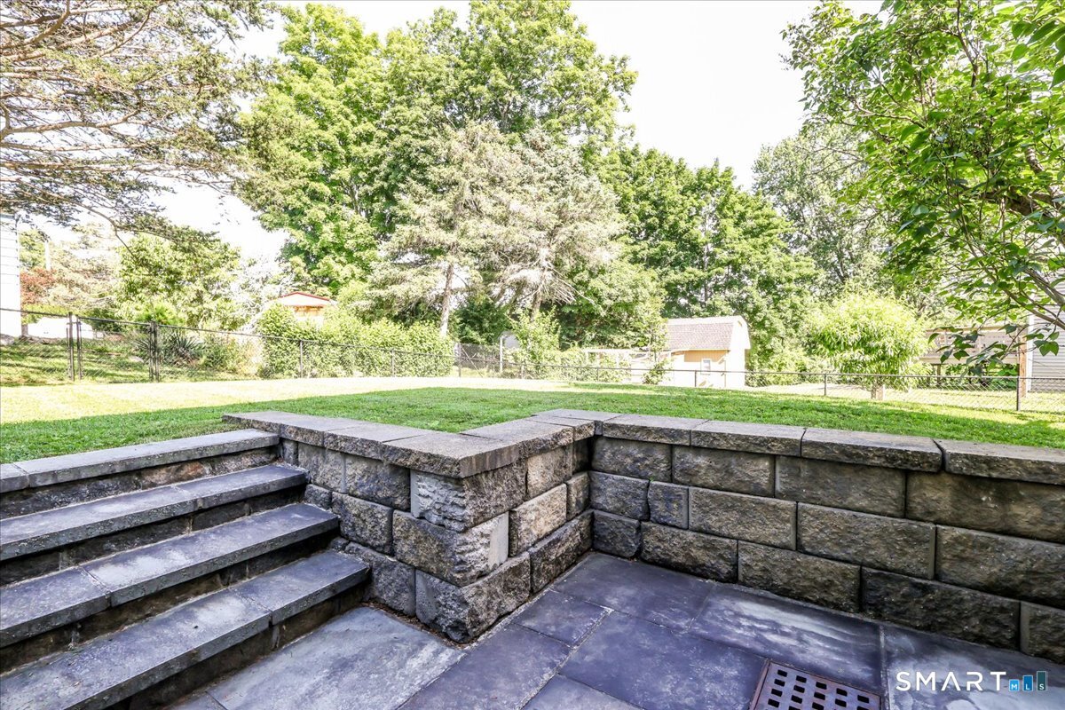 46 Jeanette Road Danbury CT 06811