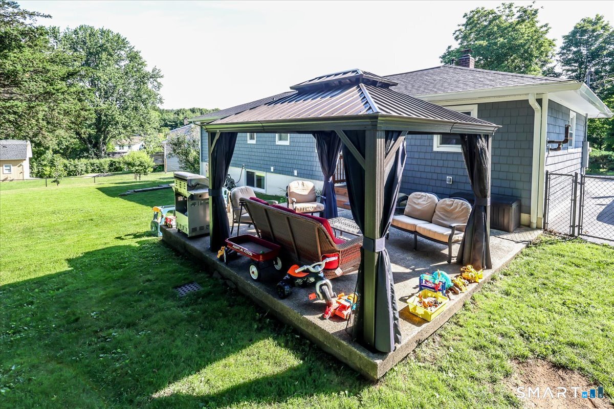46 Jeanette Road Danbury CT 06811