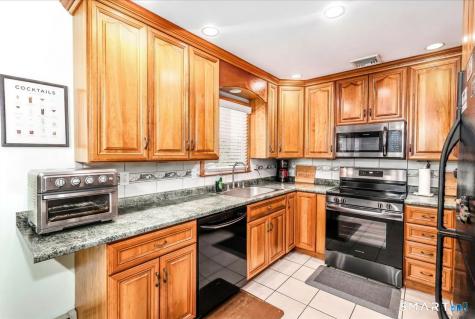 46 Jeanette Road Danbury CT 06811