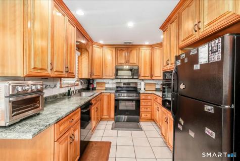 46 Jeanette Road Danbury CT 06811