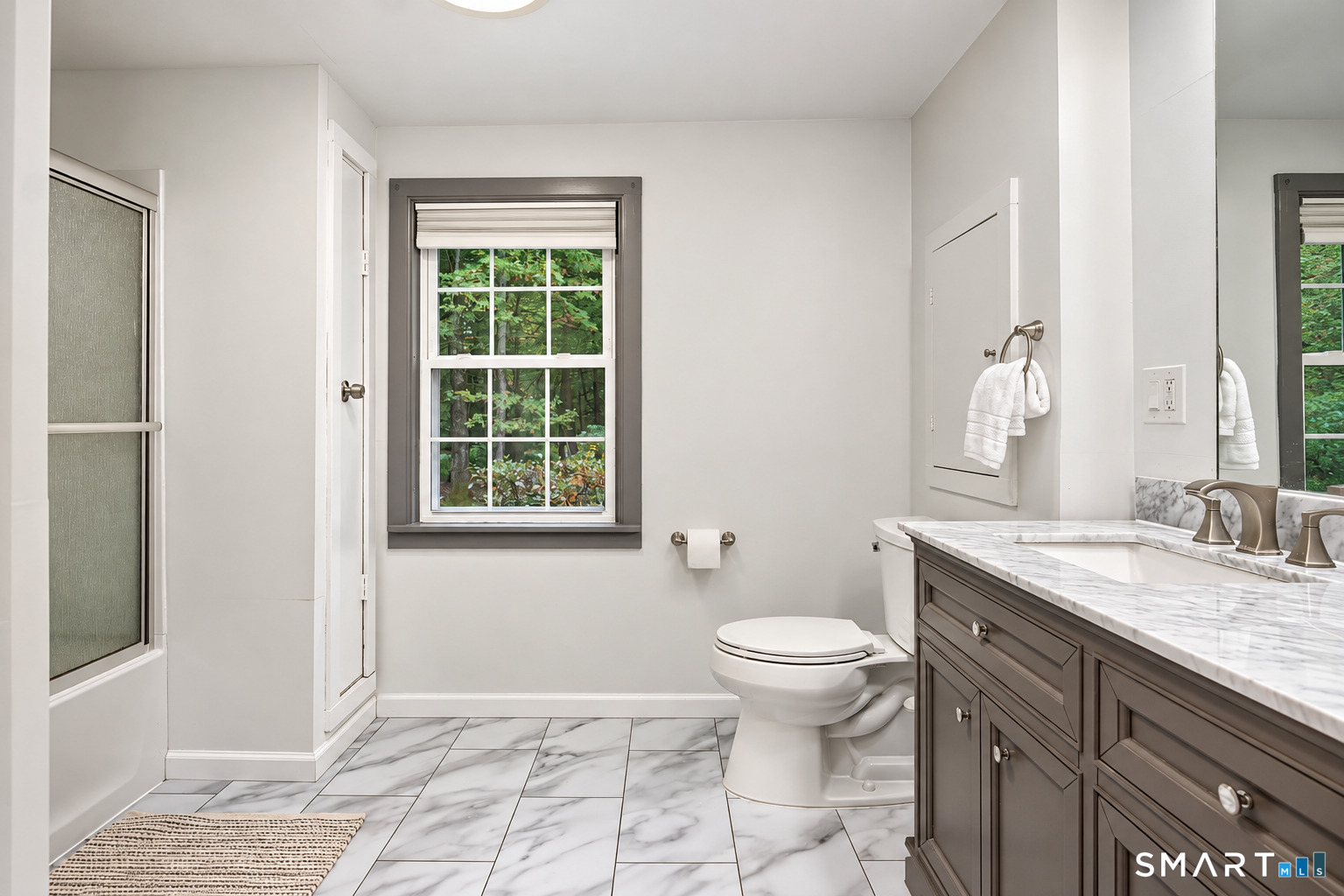 6 Raymond Road Avon CT 06001