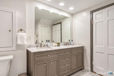 6 Raymond Road Avon CT 06001