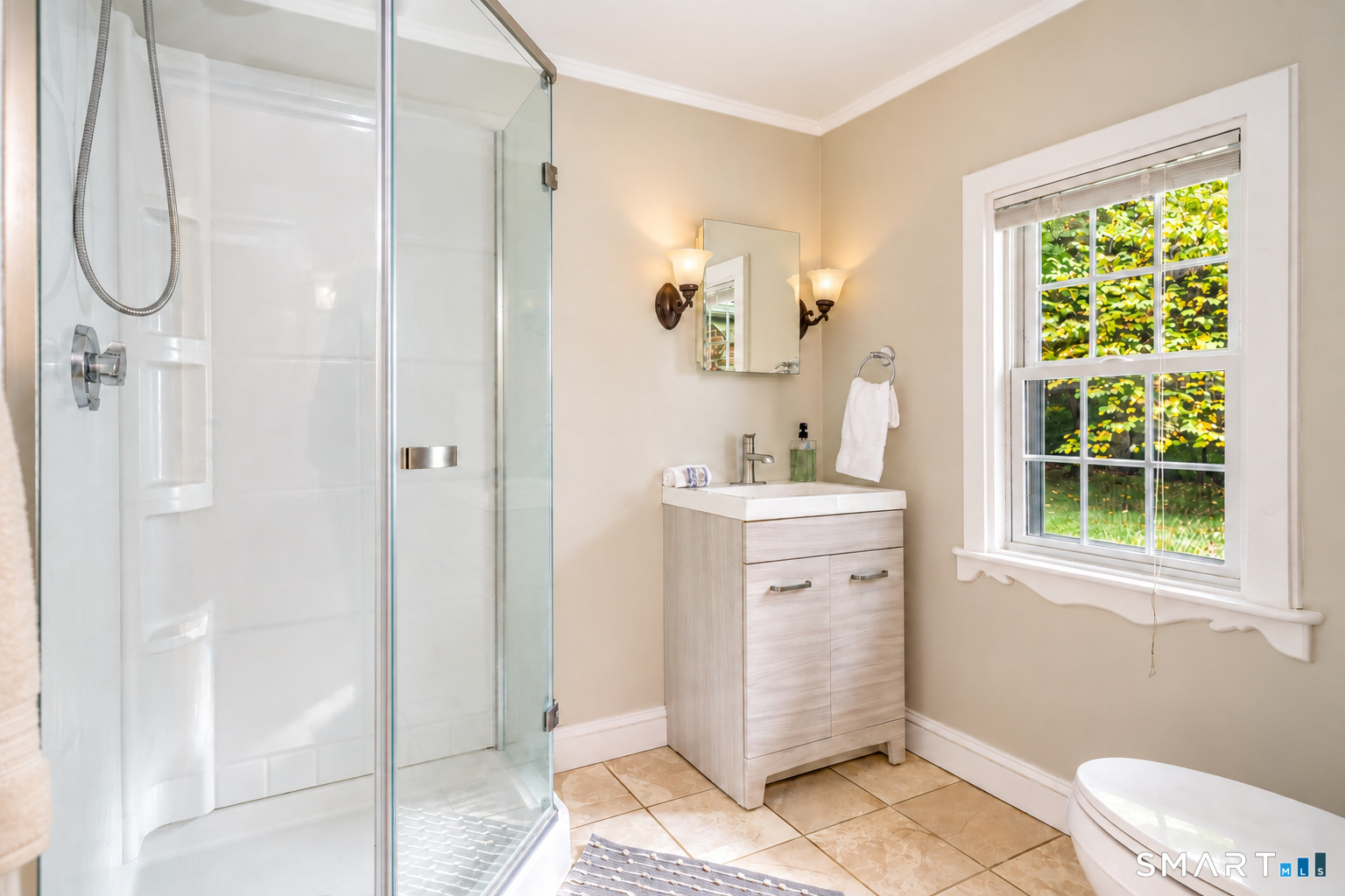 6 Raymond Road Avon CT 06001