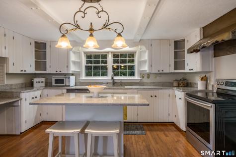 6 Raymond Road Avon CT 06001
