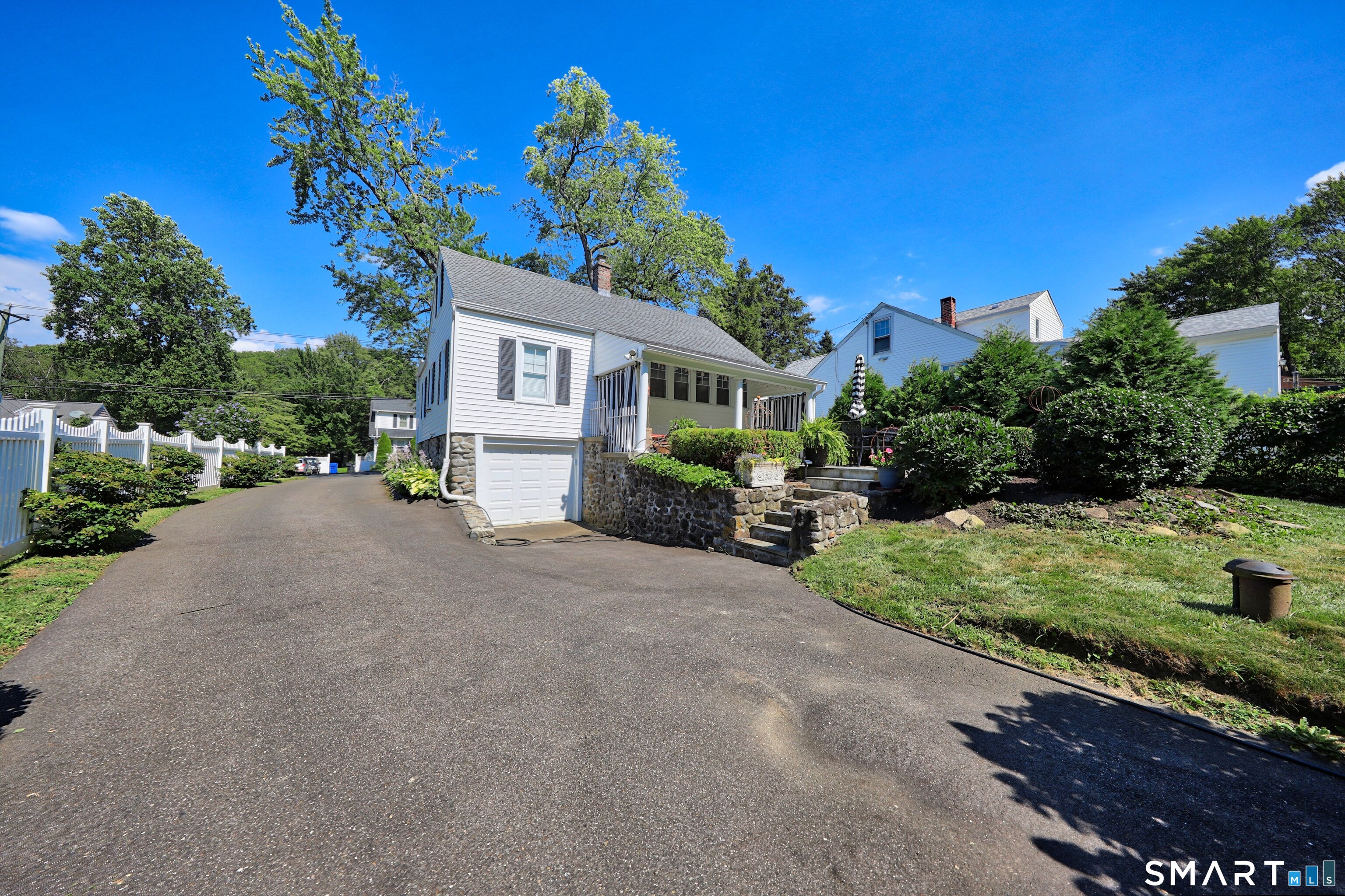 12 Yale Avenue Middlebury CT 06762