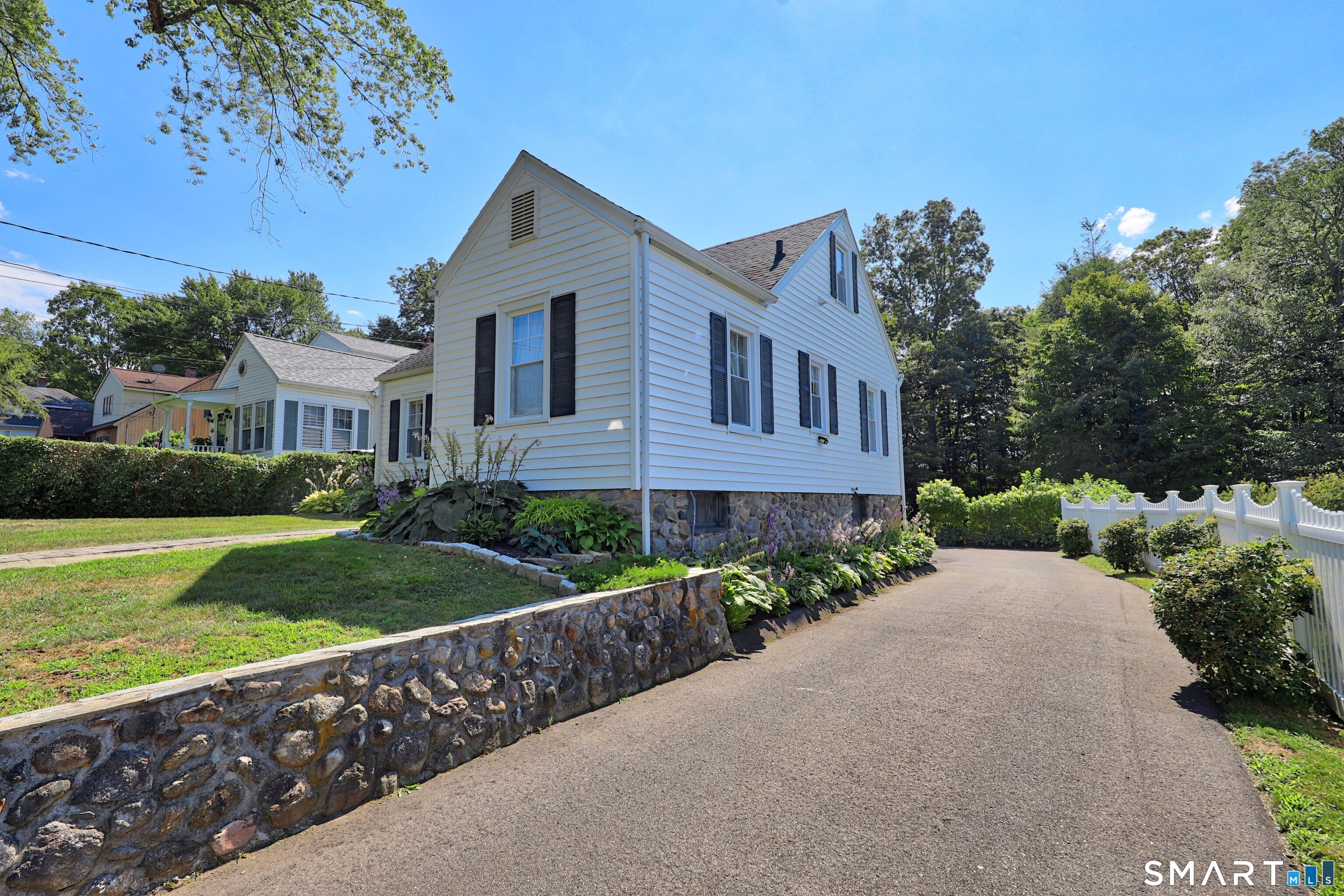 12 Yale Avenue Middlebury CT 06762