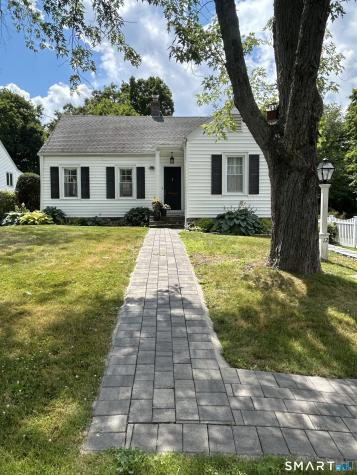 12 Yale Avenue Middlebury CT 06762
