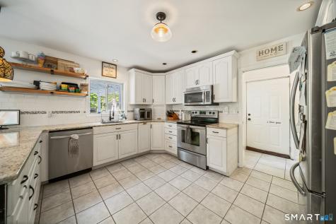 2 Quail Hollow Court Beacon Falls CT 06403