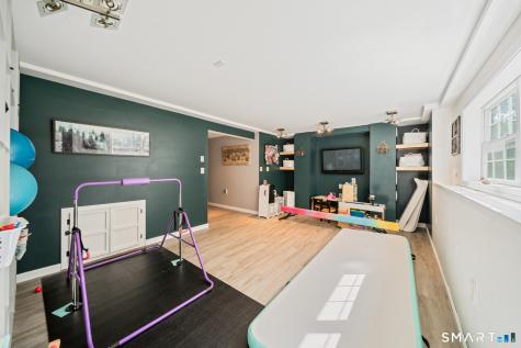 2 Quail Hollow Court Beacon Falls CT 06403