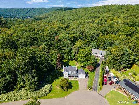 2 Quail Hollow Court Beacon Falls CT 06403