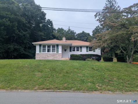 6 Whalehead Drive Ledyard CT 06335
