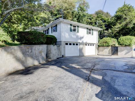 6 Whalehead Drive Ledyard CT 06335