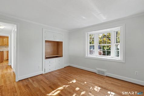 11 Centerwood Road Newington CT 06111