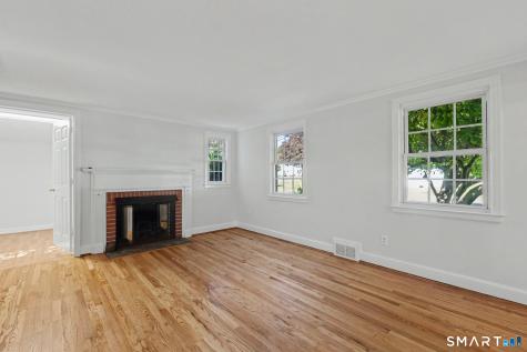 11 Centerwood Road Newington CT 06111