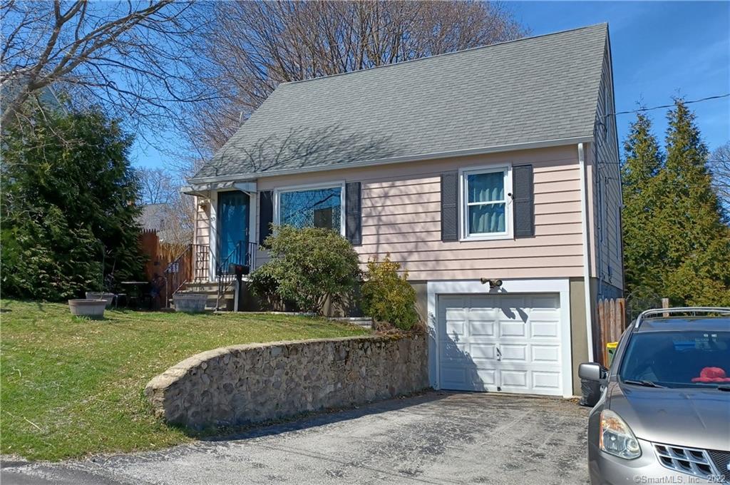 35 Ferndale Avenue Waterbury CT 06708