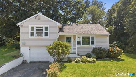 17 Seventh Avenue Waterford CT 06385